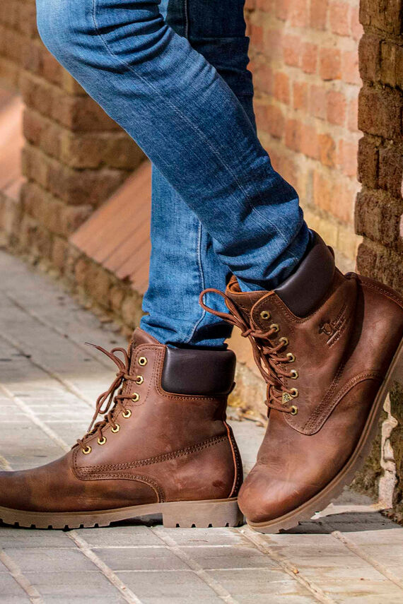Bota de hombre en piel napa