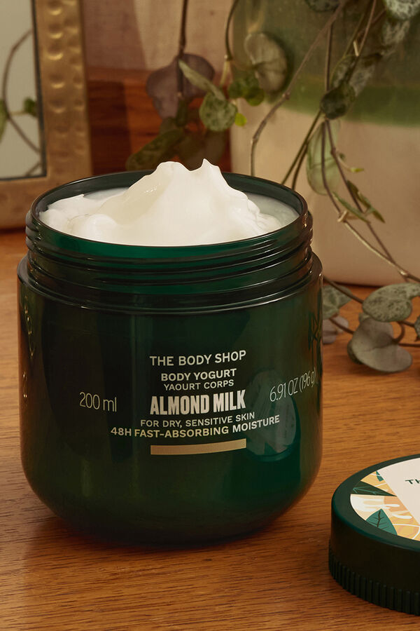 The Body Shop Body Almond Milk Yogurt 200ml Multicolour