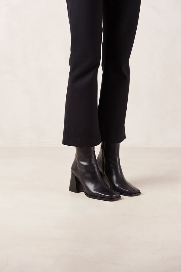 Cortefiel South leather boots Black