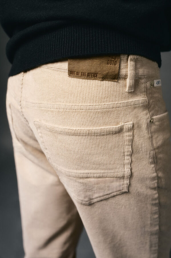 OOTO Pantalón 5 bolsillos slim fit pana Beige
