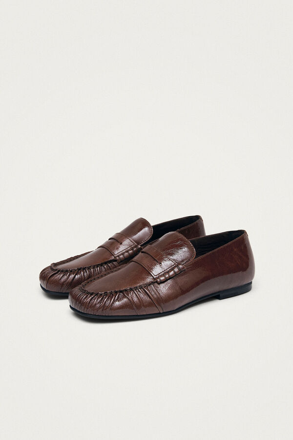 Alohas Mocassins em couro Aven Patent Castanho