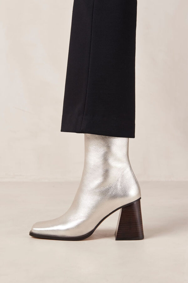 Cortefiel South Shimmer SIlver Leather Ankle Boots Grey