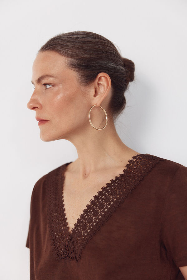 Cortefiel V t-shirt with trim Brown