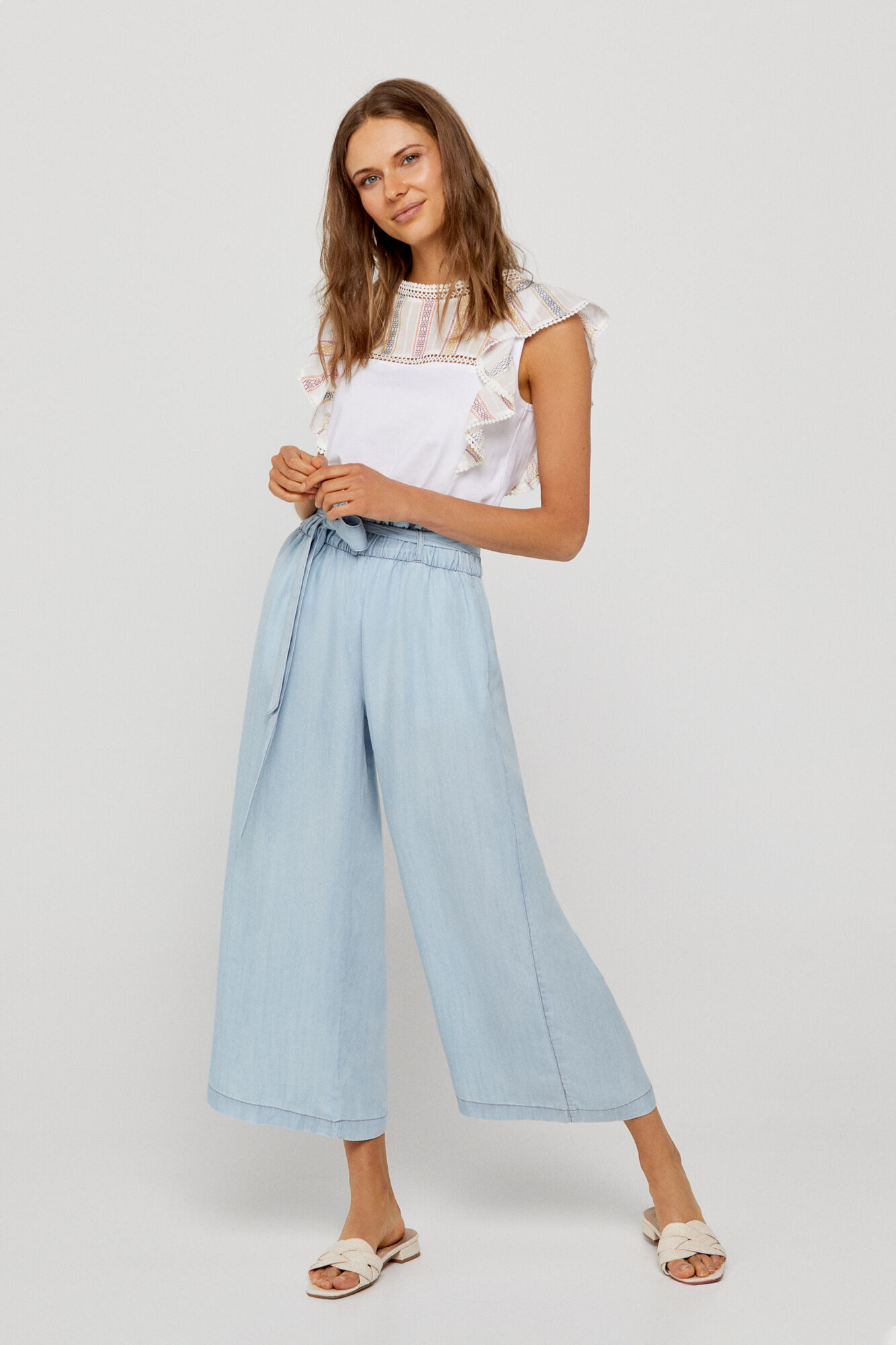 Pantalones Mujer | PantalóN De Vestir Confort Beige | Cortefiel \u003e  Skywatchers Inn