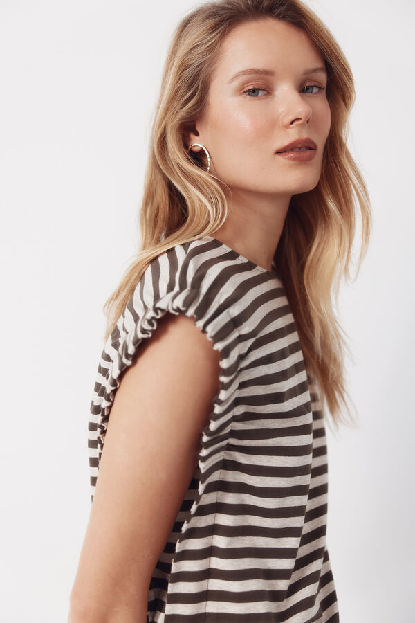 Cortefiel T-shirt with gathered armholes Brown