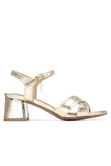 XTI Sand&aacute;lia metalizada cruzada de vestir com tac&atilde;o Dourado