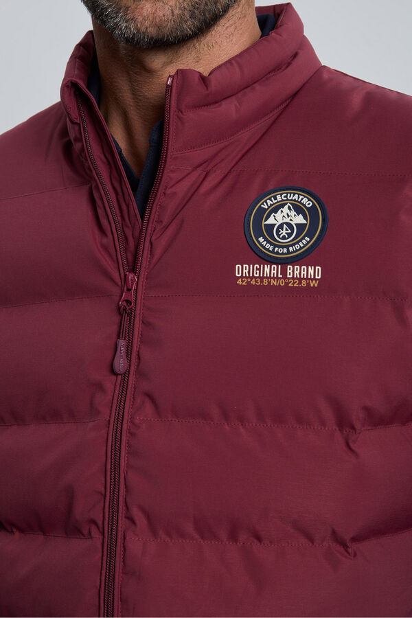 Valecuatro Colete acolchoado bordô com 3 escudos Granada