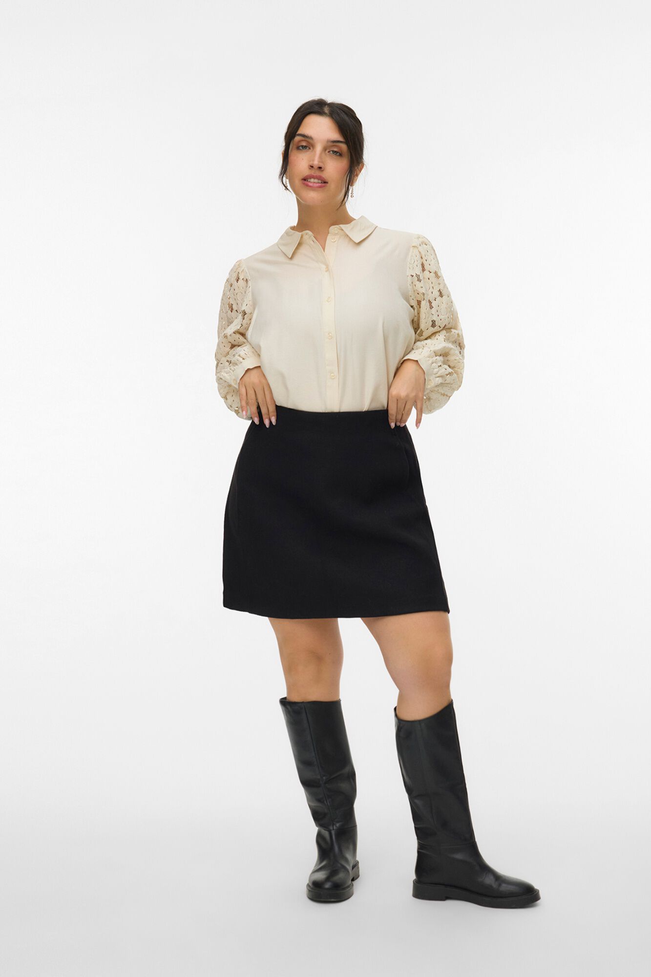 Vero Moda Curve Saia curta com bolsos