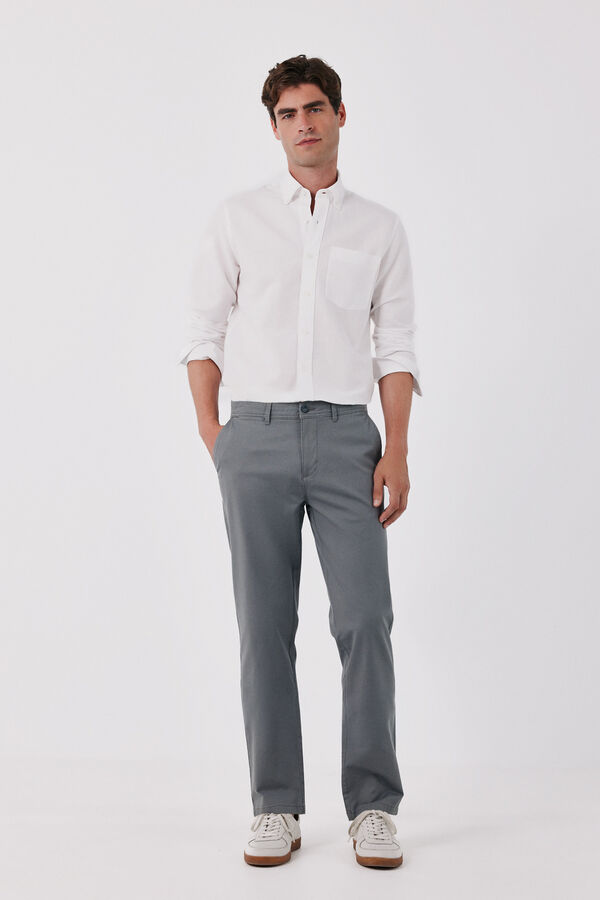 Cortefiel Chino b&aacute;sico ligero regular Gris