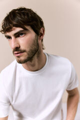 OOTO T-shirt b&aacute;sica lavada Branco