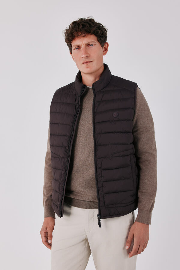 Cortefiel Ultralight puffer gilet Dark brown
