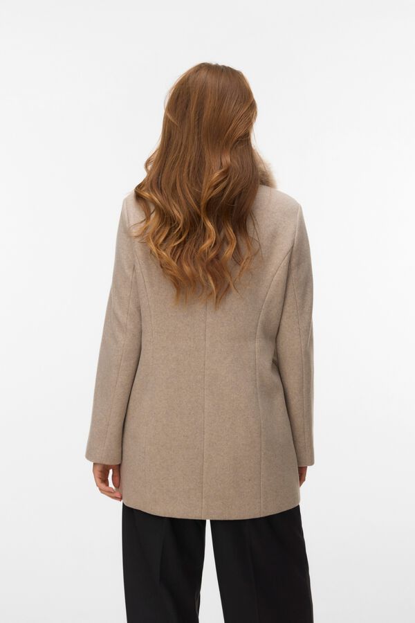 Vero Moda Sobretudo com gola de pelo remov&iacute;vel Castanho