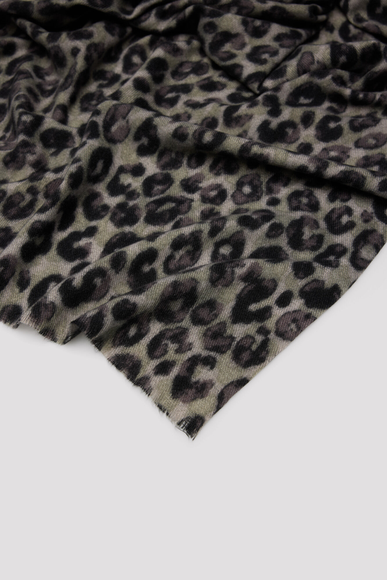 Cortefiel Leopard print scarf