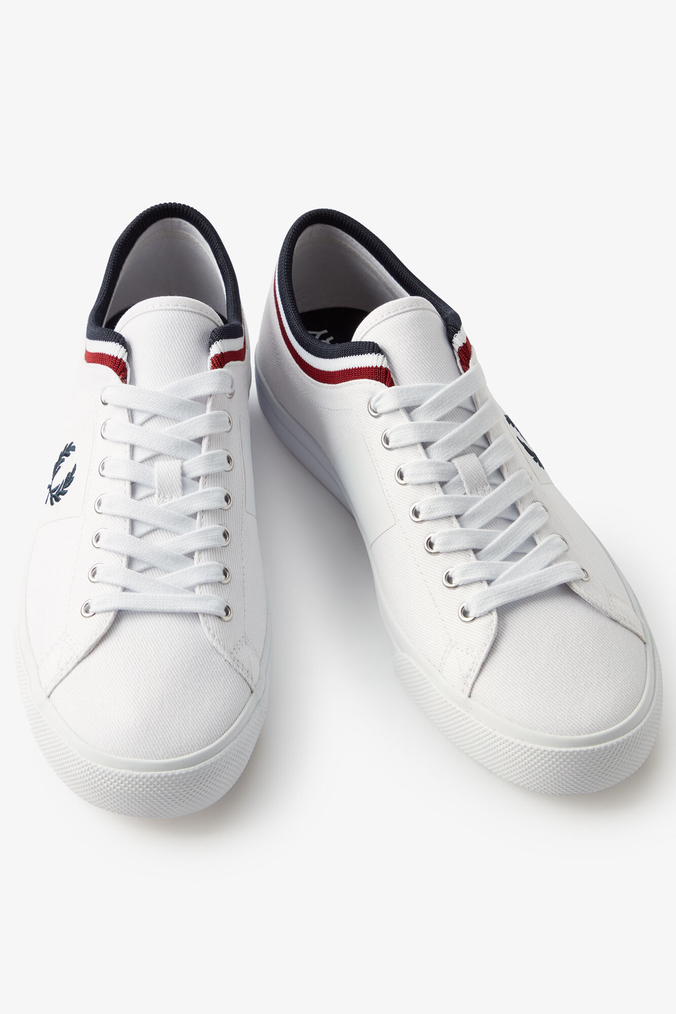 Underspin tipped cuff twill trainer