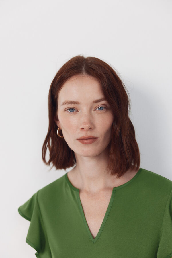 Cortefiel Contrasting piping jersey-knit top Kaki