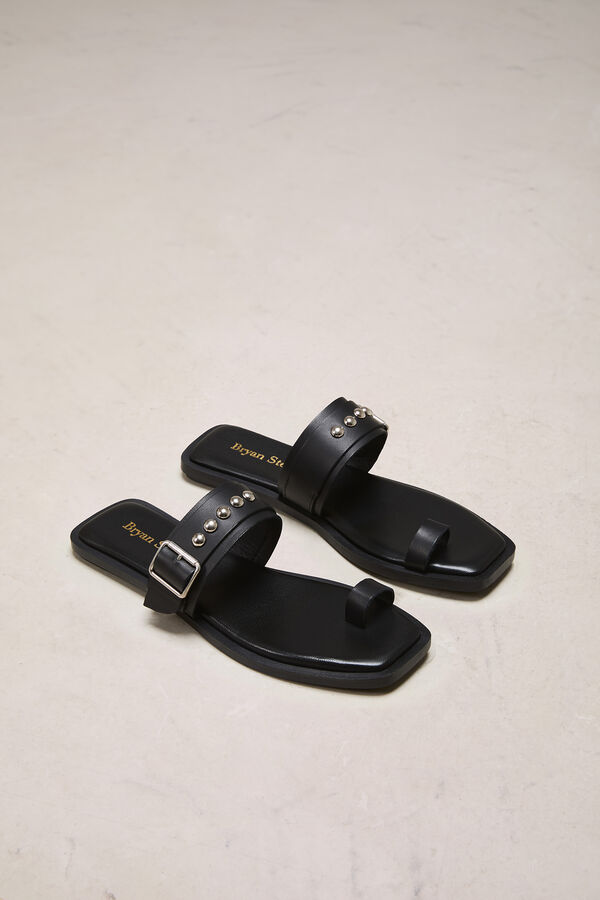 Bryan Stepwise Thong sandal Black