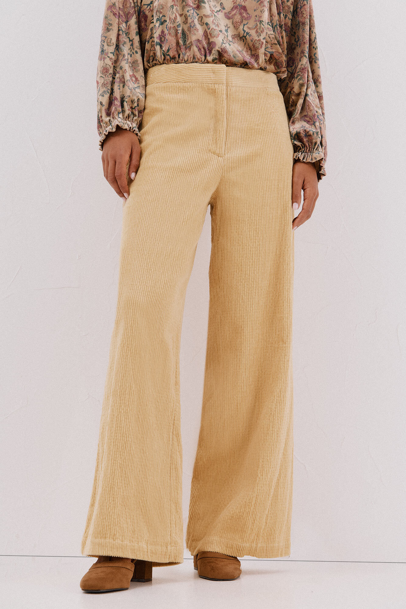 Cortefiel Wide- corduroy women's trousers