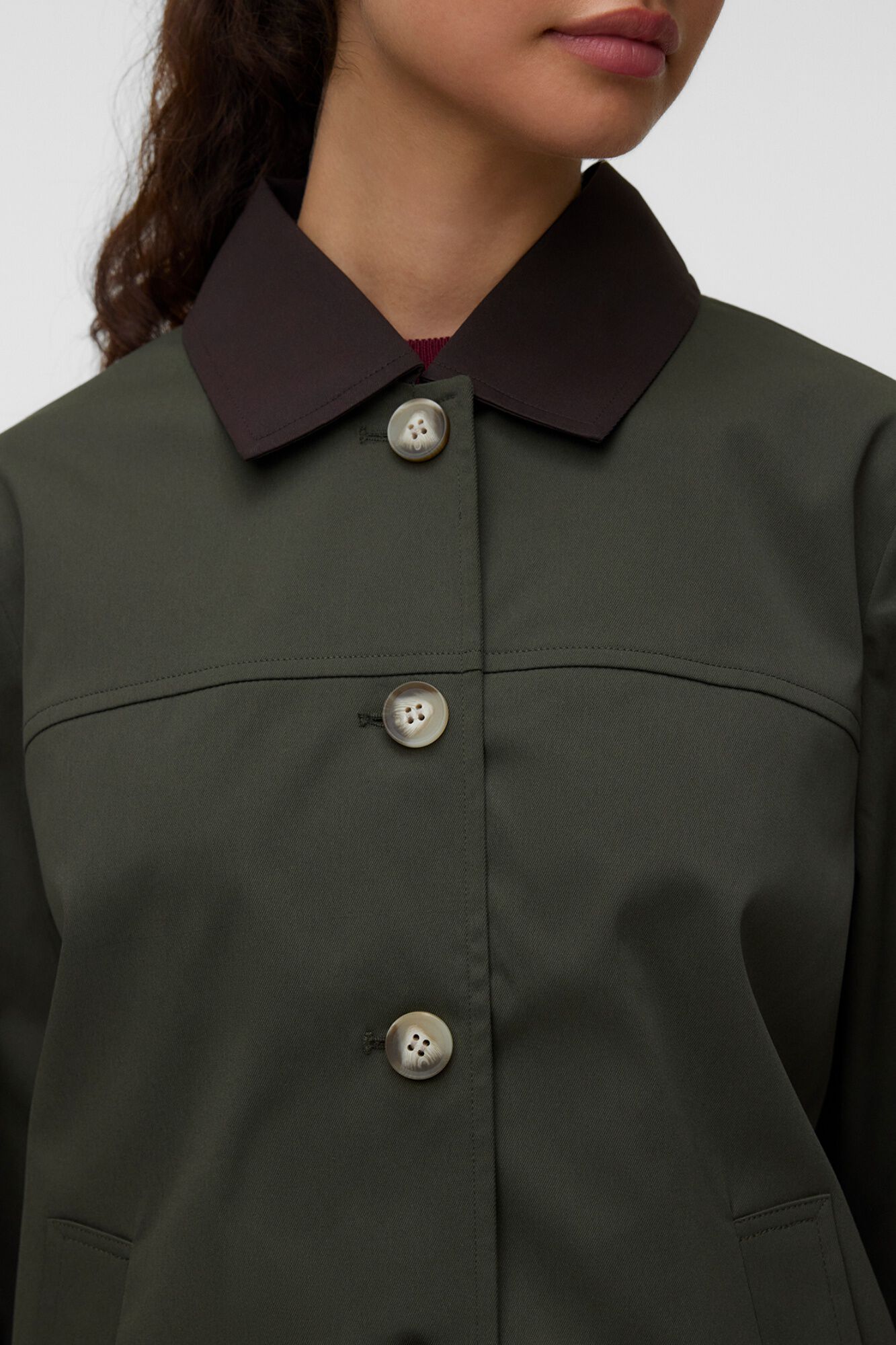 Vero Moda Gabardina com gola em contraste