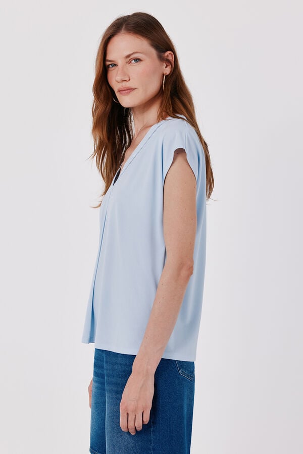 Cortefiel V-neck T-shirt with lace detail Blue