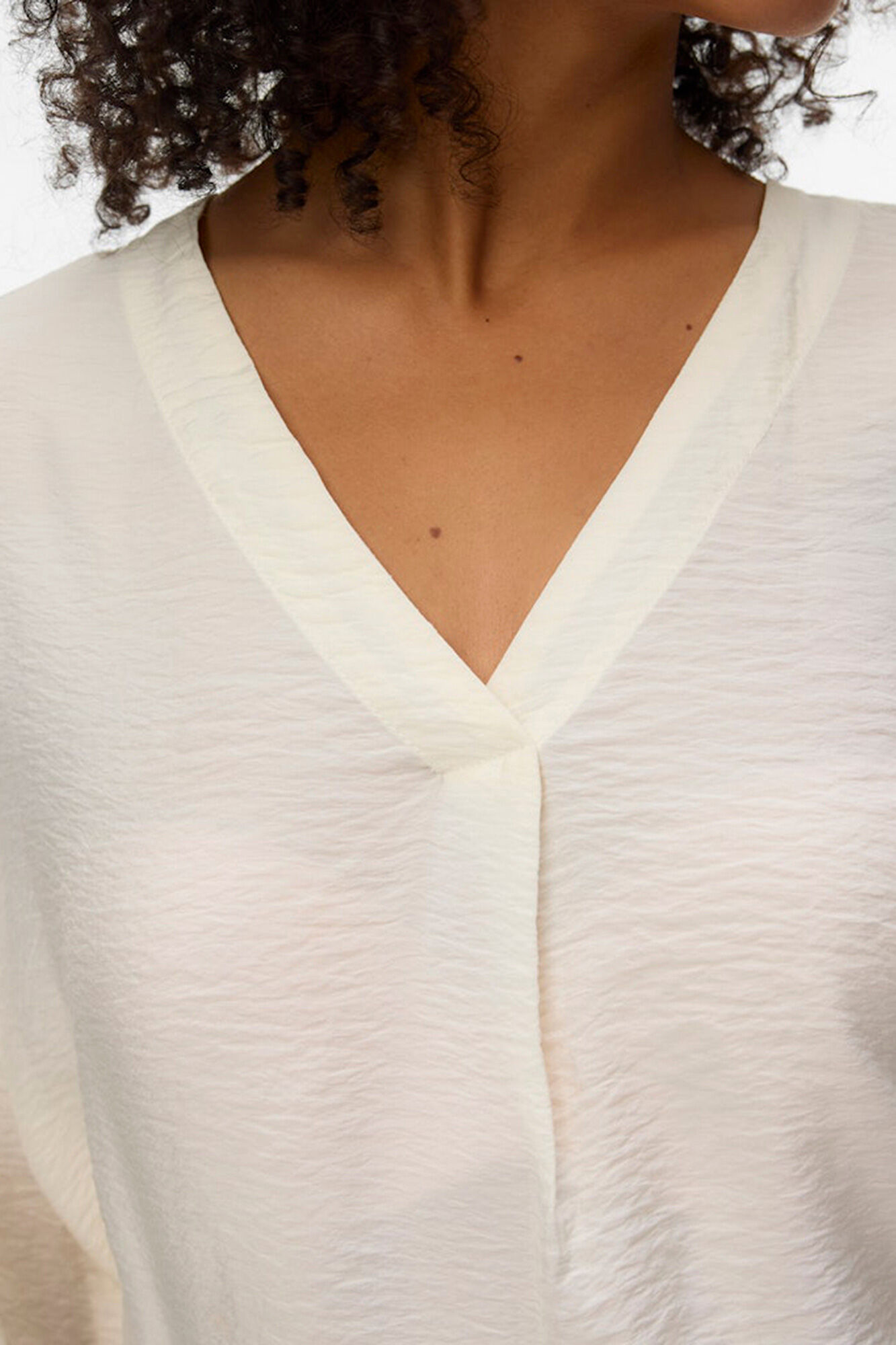 Vero Moda Camisa de manga larga y cuello pico