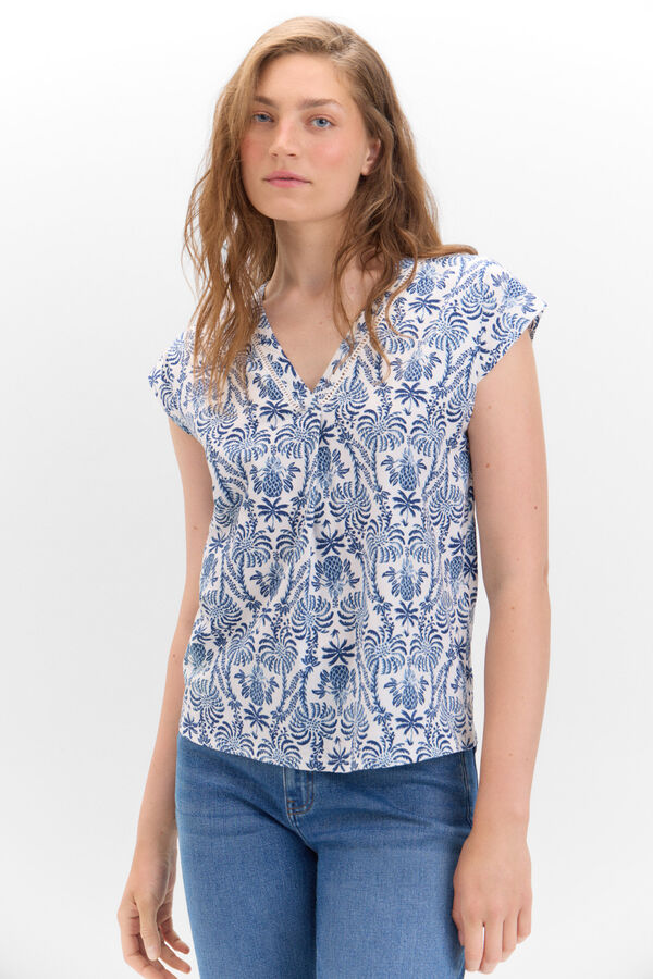 Cortefiel Camiseta pico con detalle puntilla Impressão