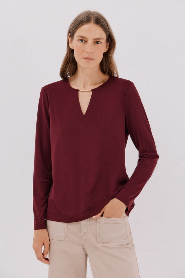 Cortefiel Gold piece top with neckline Maroon