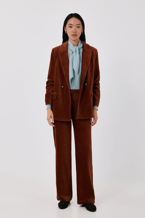 Blazer de mujer cruzada de pana