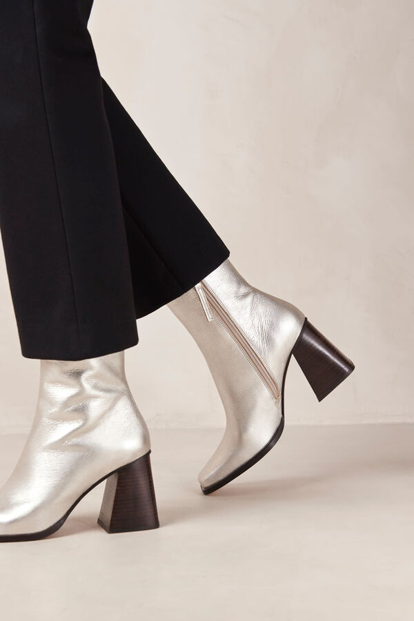 Cortefiel South Shimmer SIlver Leather Ankle Boots Grey