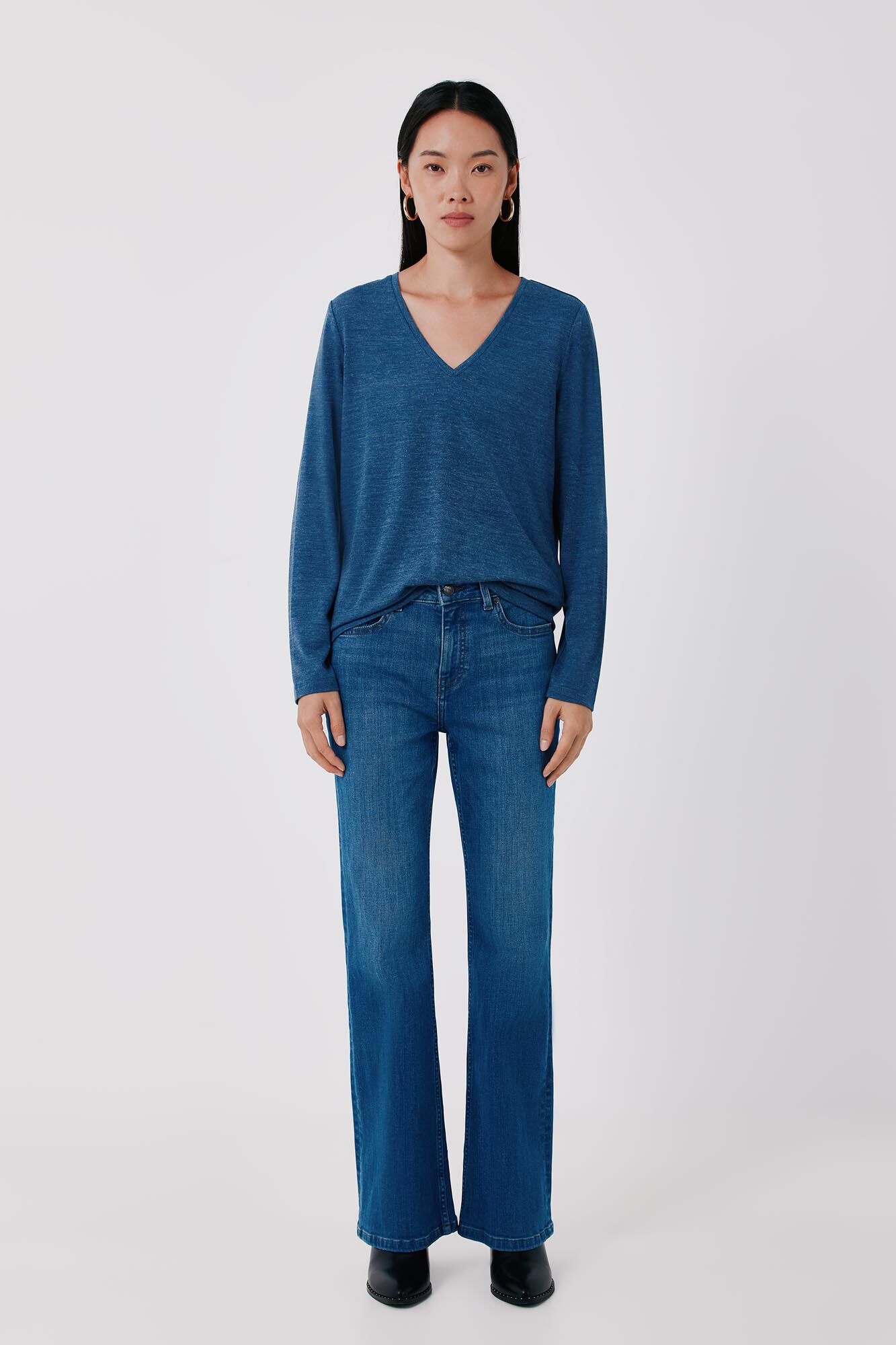 Cortefiel V-neck basic T-shirt