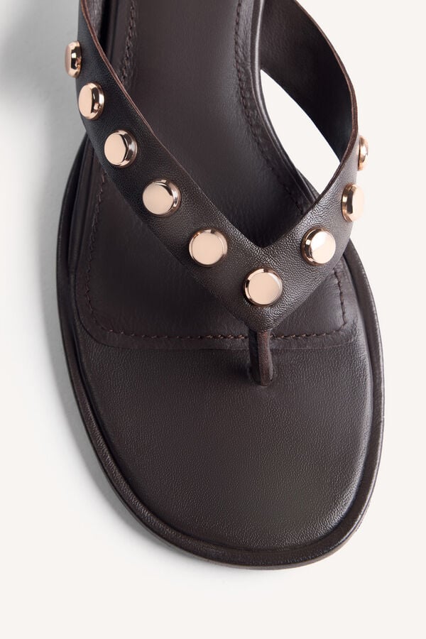 Gioseppo Sand&aacute;lias de salto de pele e tachas sokoto Castanho