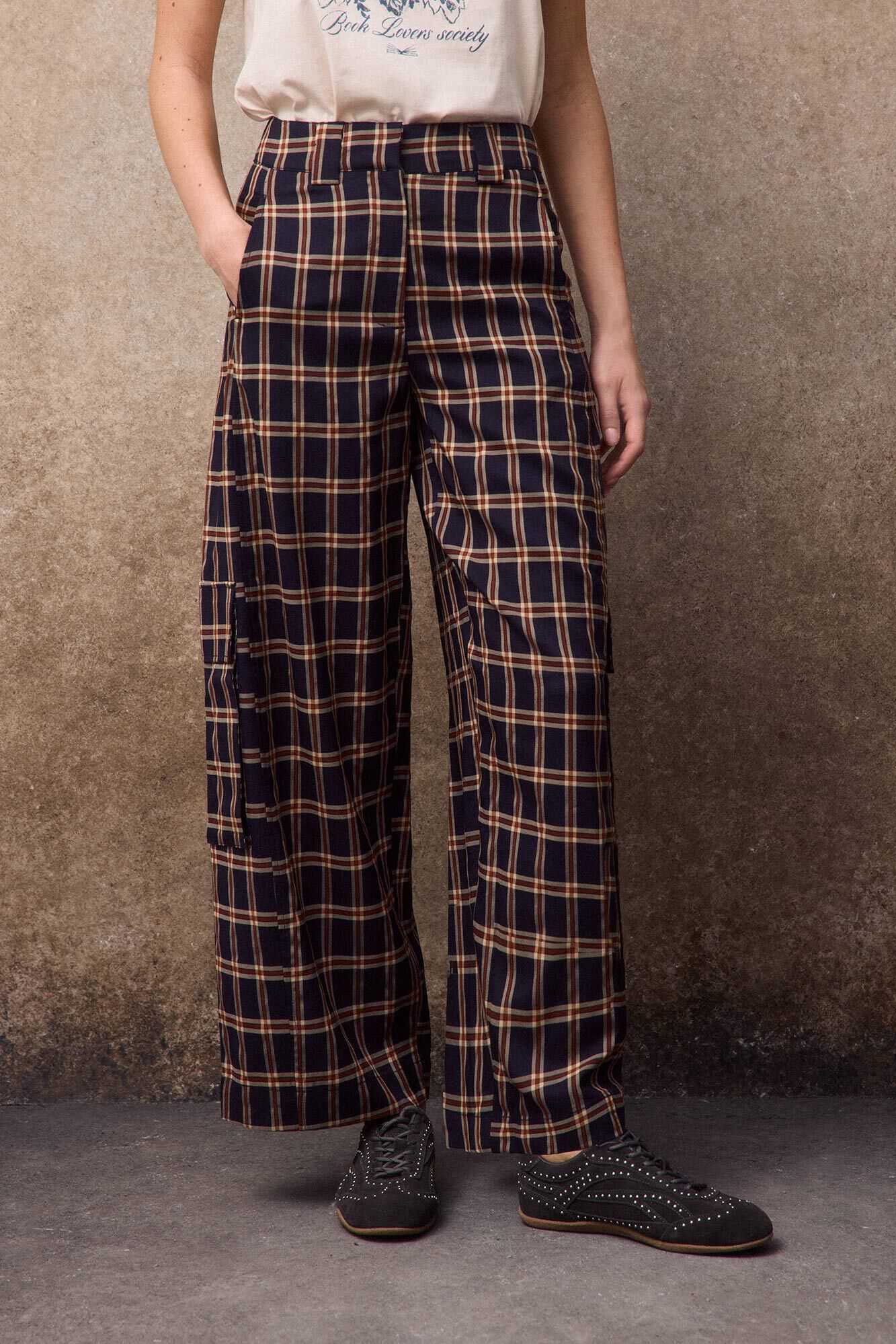 Slowlove Plaid barrel cut trousers