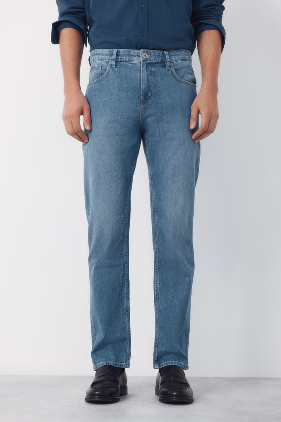 Pantalón vaquero ligero regular fit