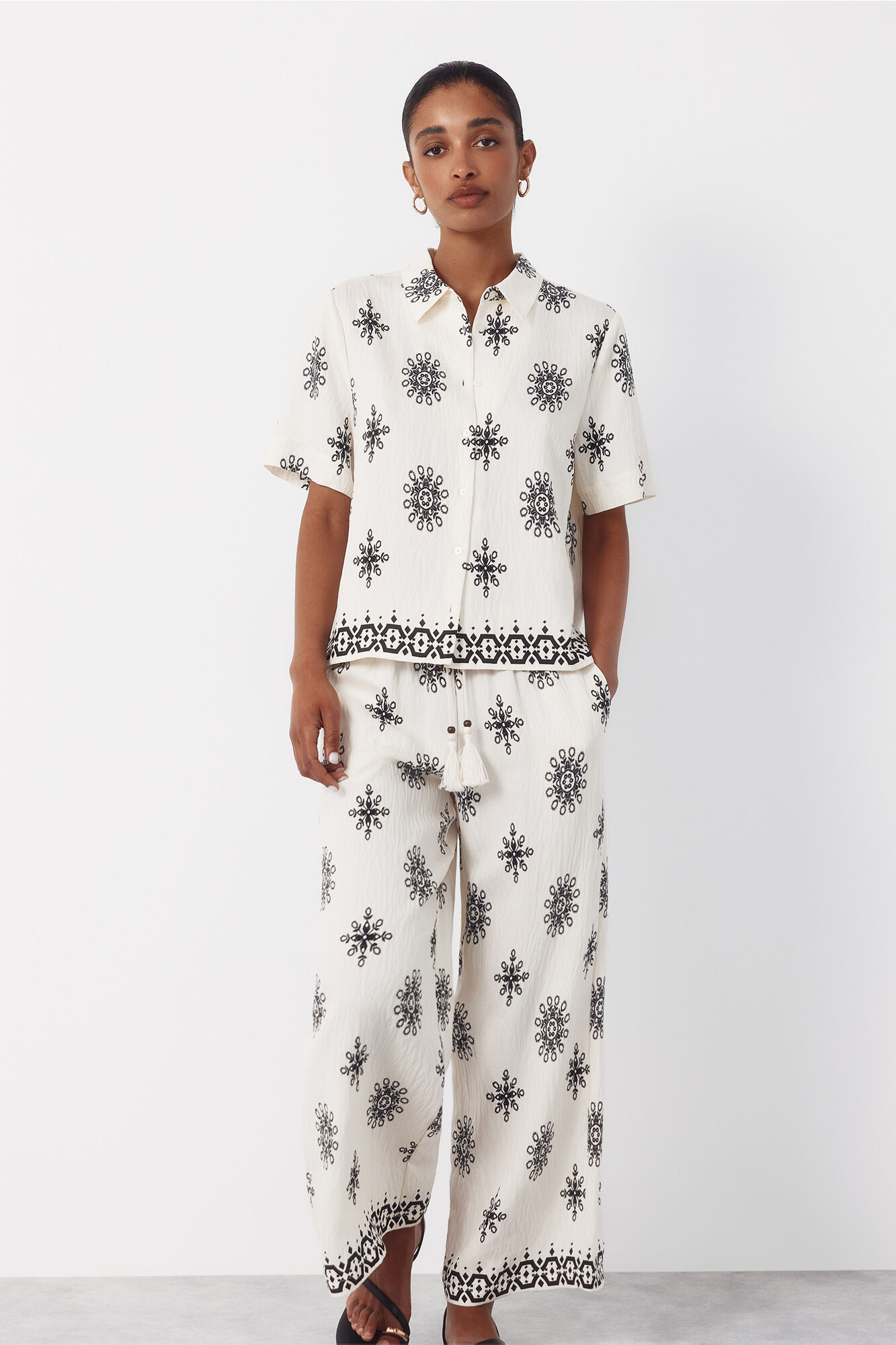 Cortefiel Cal&ccedil;as estampadas