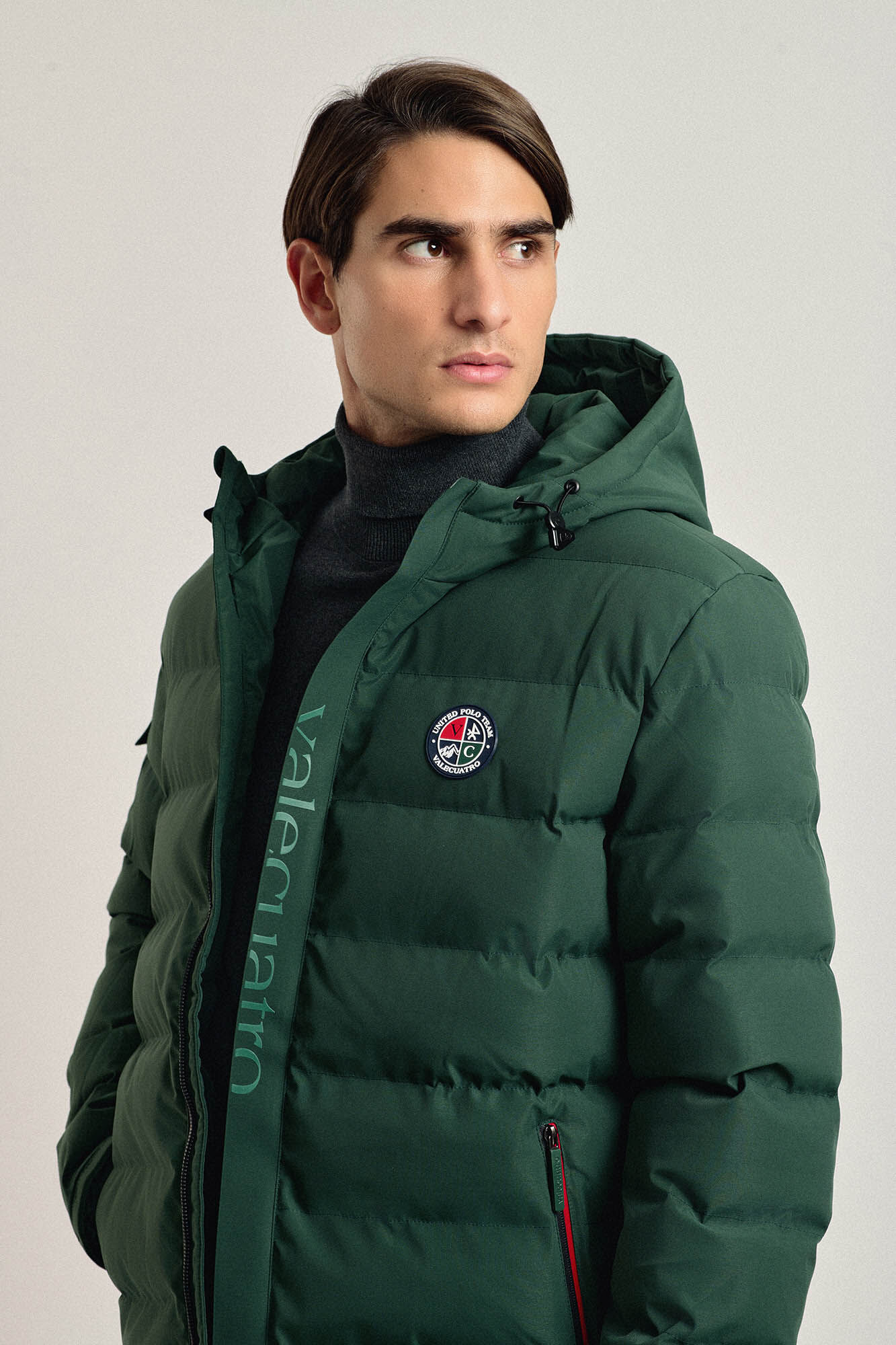 Chaqueta acolchada Emboss color kaki Cazadoras chaquetas y chalecos de hombre Cortefiel