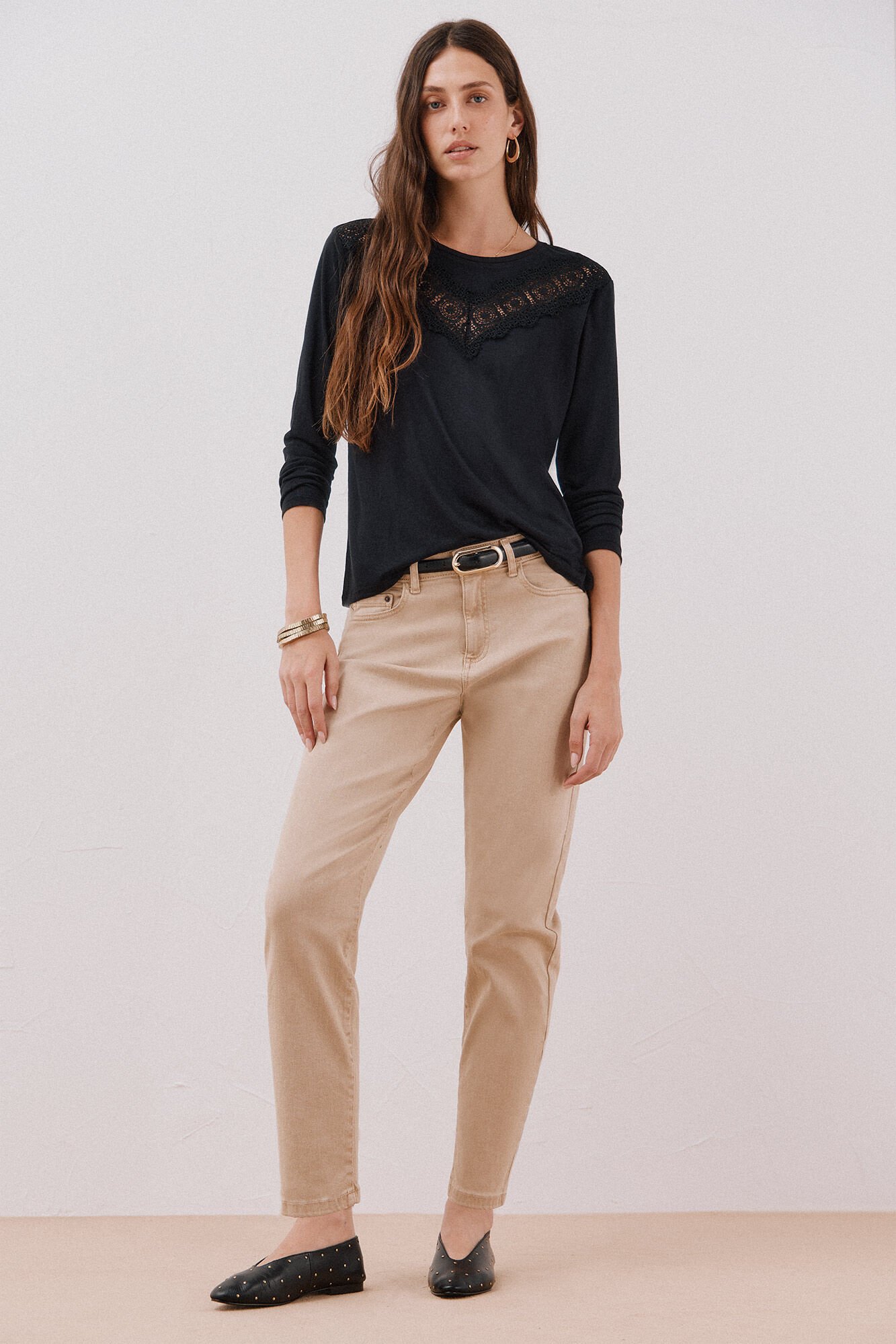 Cortefiel Camiseta detalle encaje floral