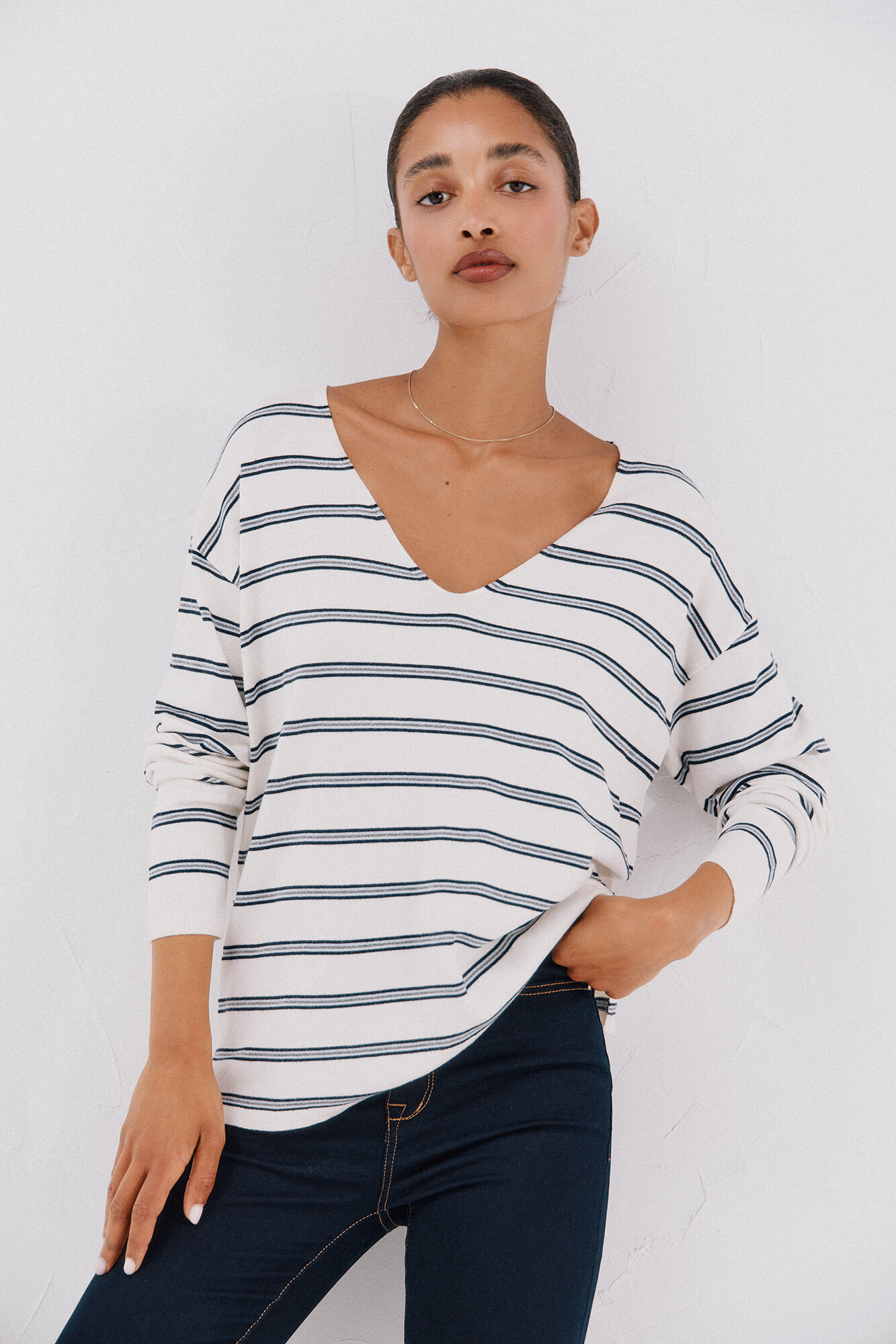 Cortefiel Camisola de malha decote bico