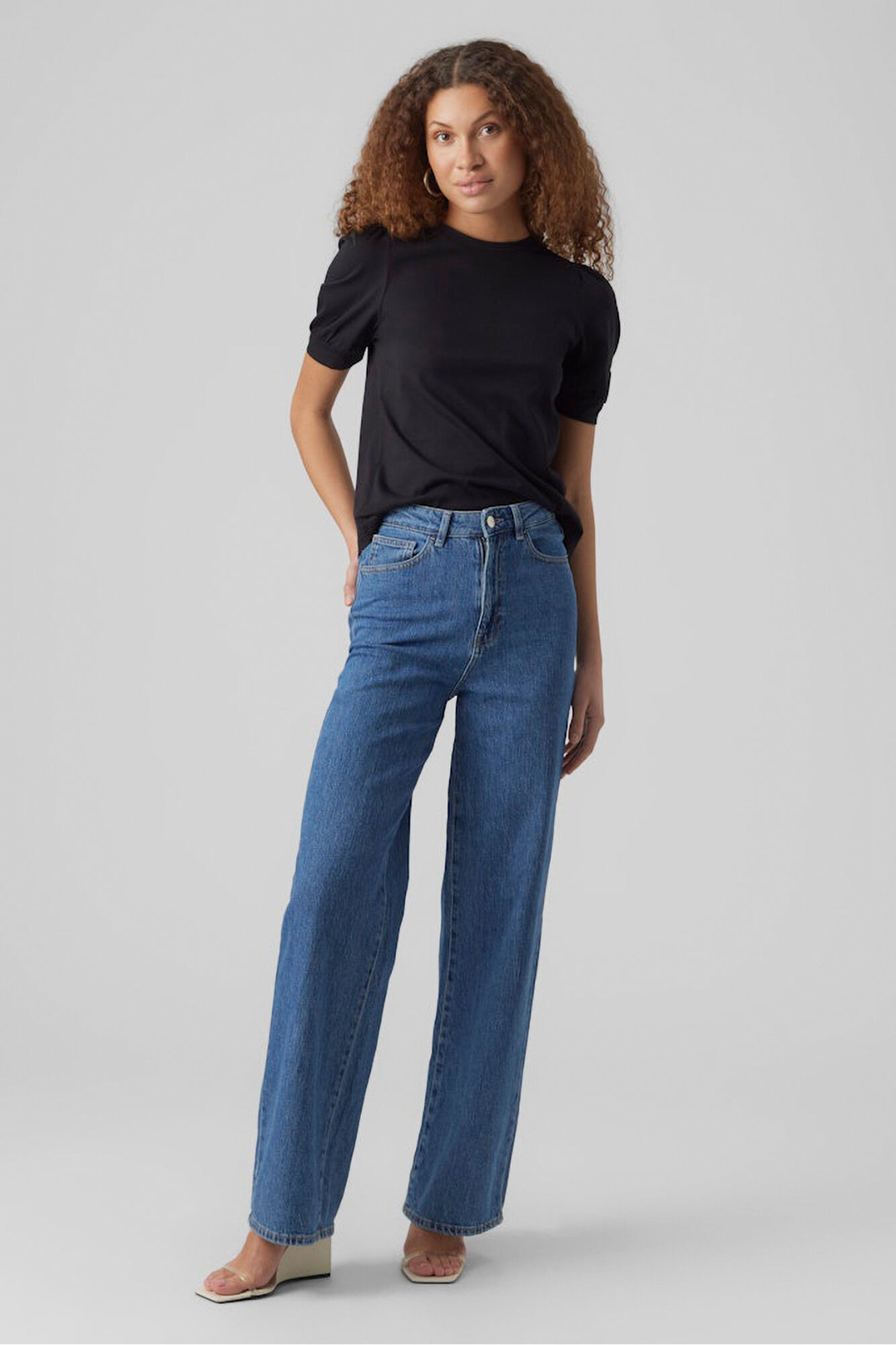 Vero Moda T-shirt de mulher justa de manga curta