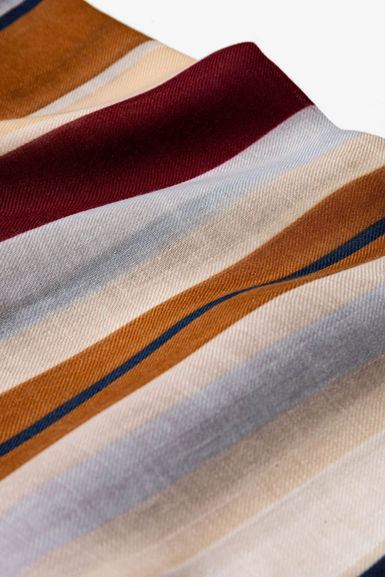 Vilanova Len&ccedil;o retangular &agrave;s riscas