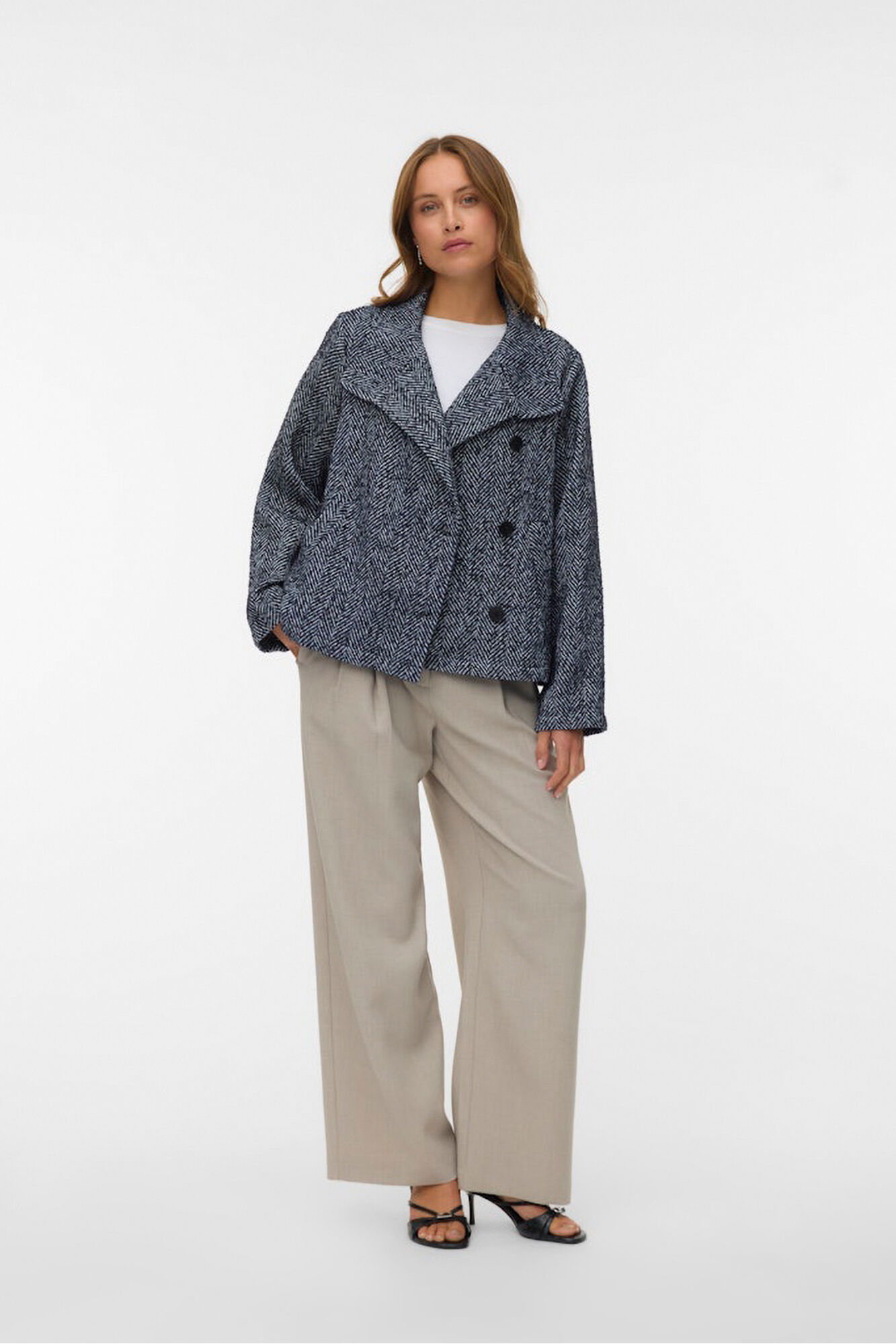 Vero Moda Blus&atilde;o com estrutura espiga