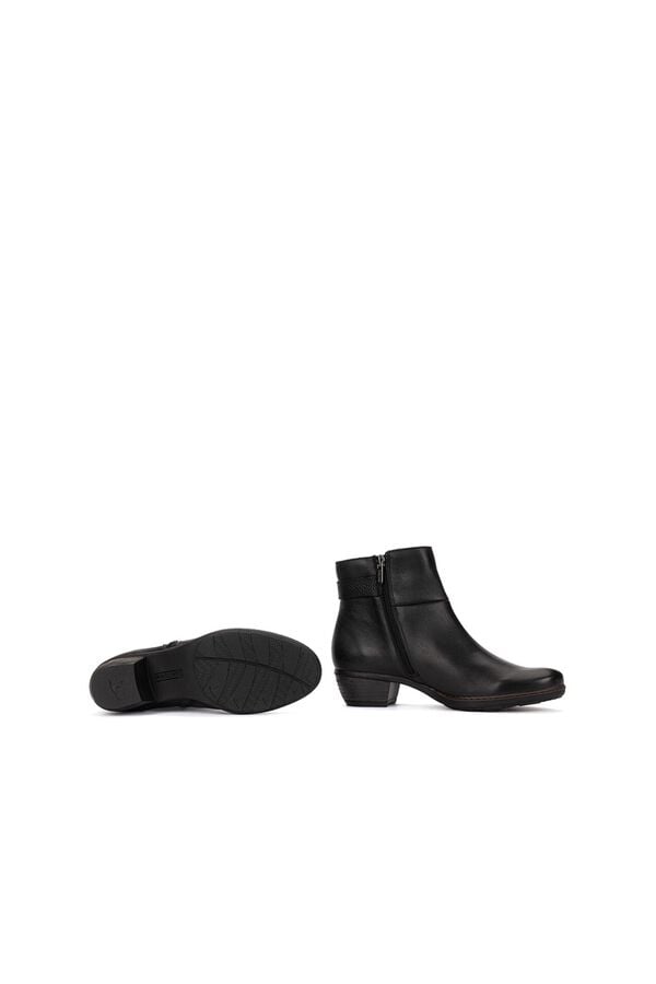 Pikolinos Women's ankle boot with buckle Black