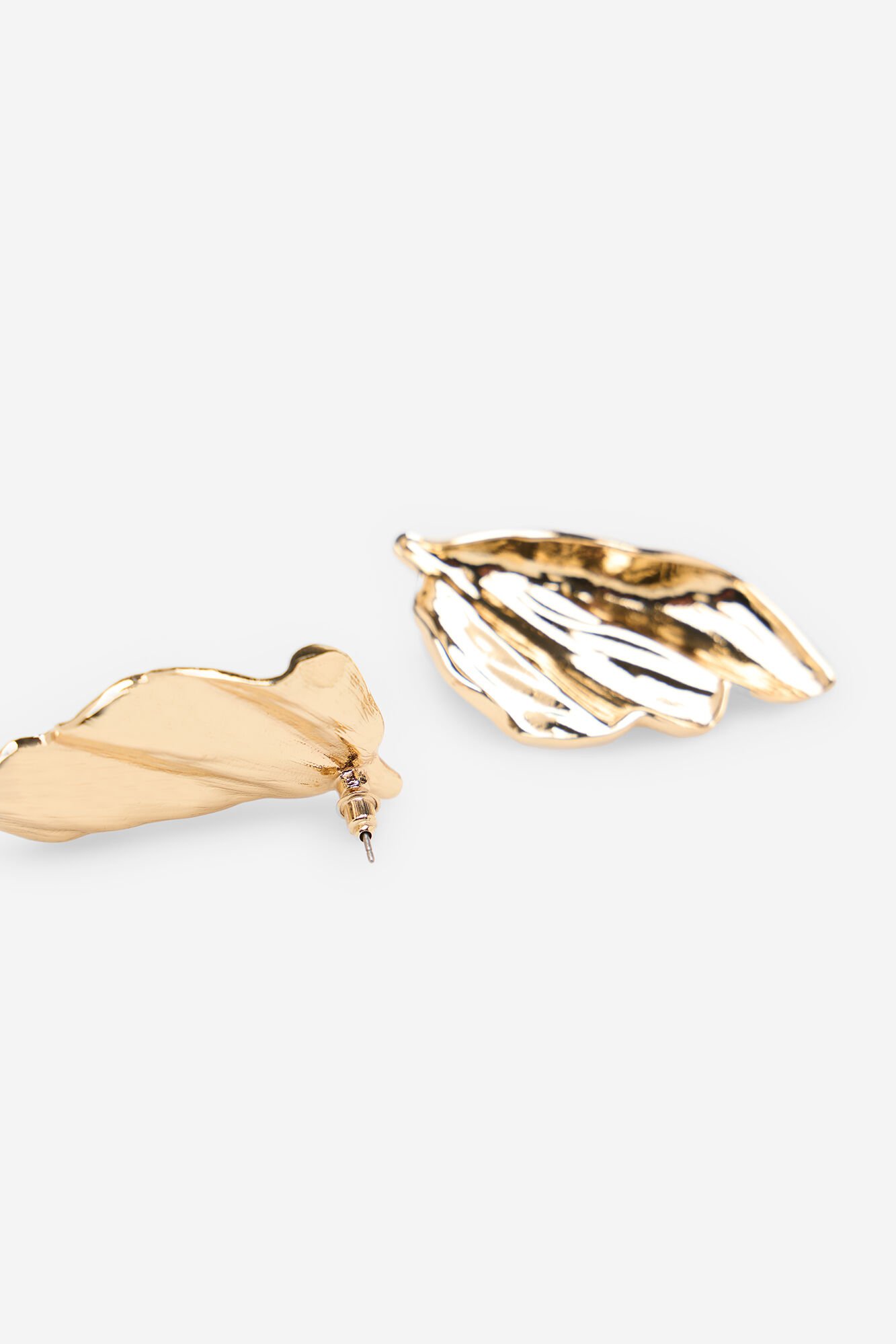 Cortefiel Leaf earrings