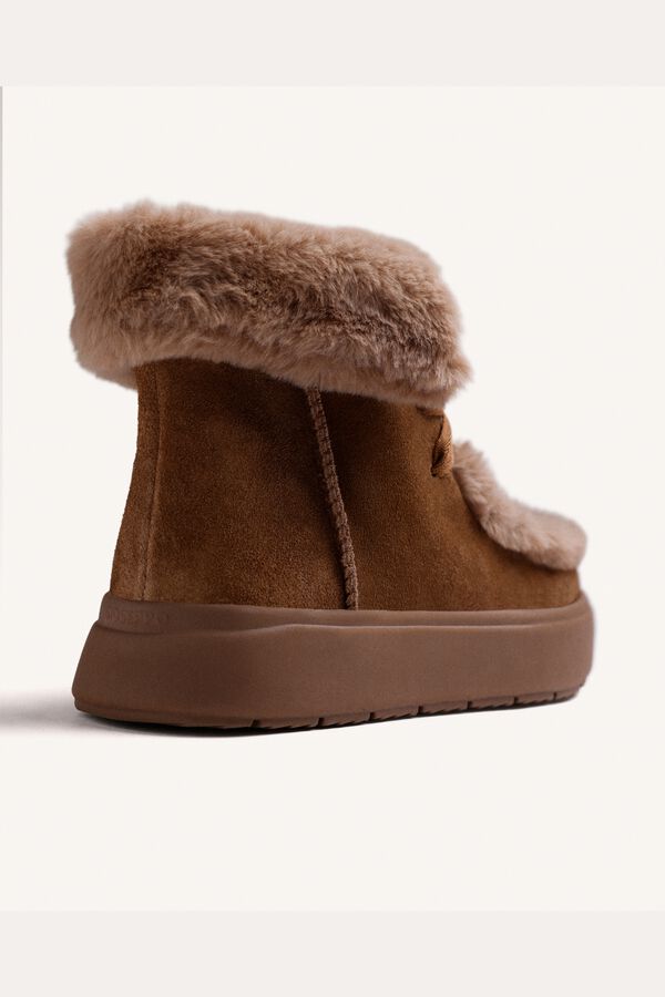Gioseppo Leather Australian boots Nude