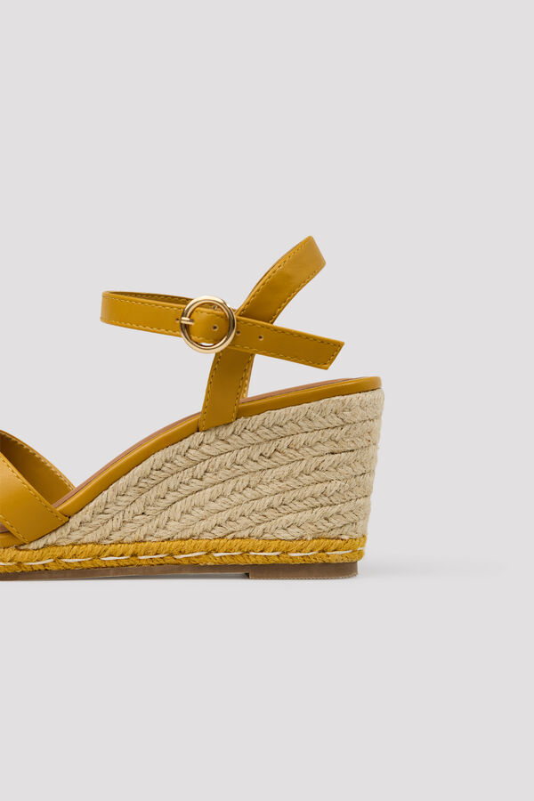 Cortefiel Espadrille wedge sandal Gold