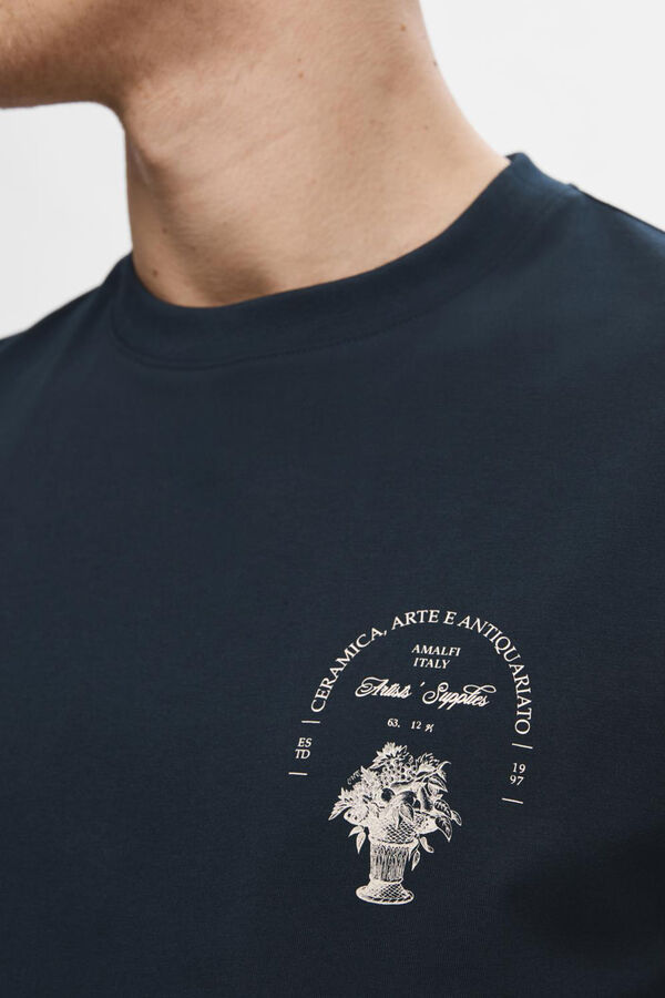 Cortefiel T-shirt de manga curta com ilustração traseira confecionada 100% com algodão orgânico.  Azul