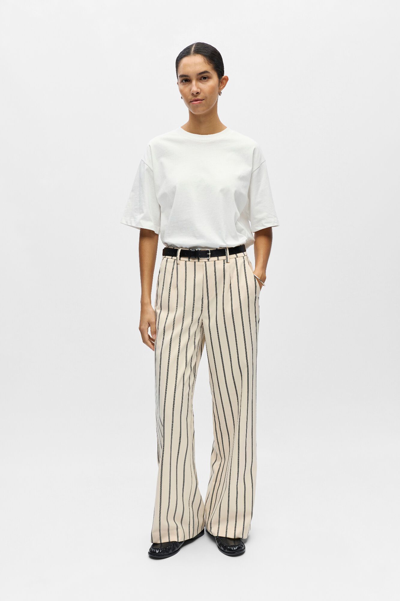 Object Cal&ccedil;as folgadas