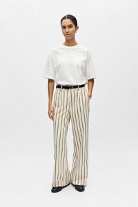 Object Cal&ccedil;as folgadas