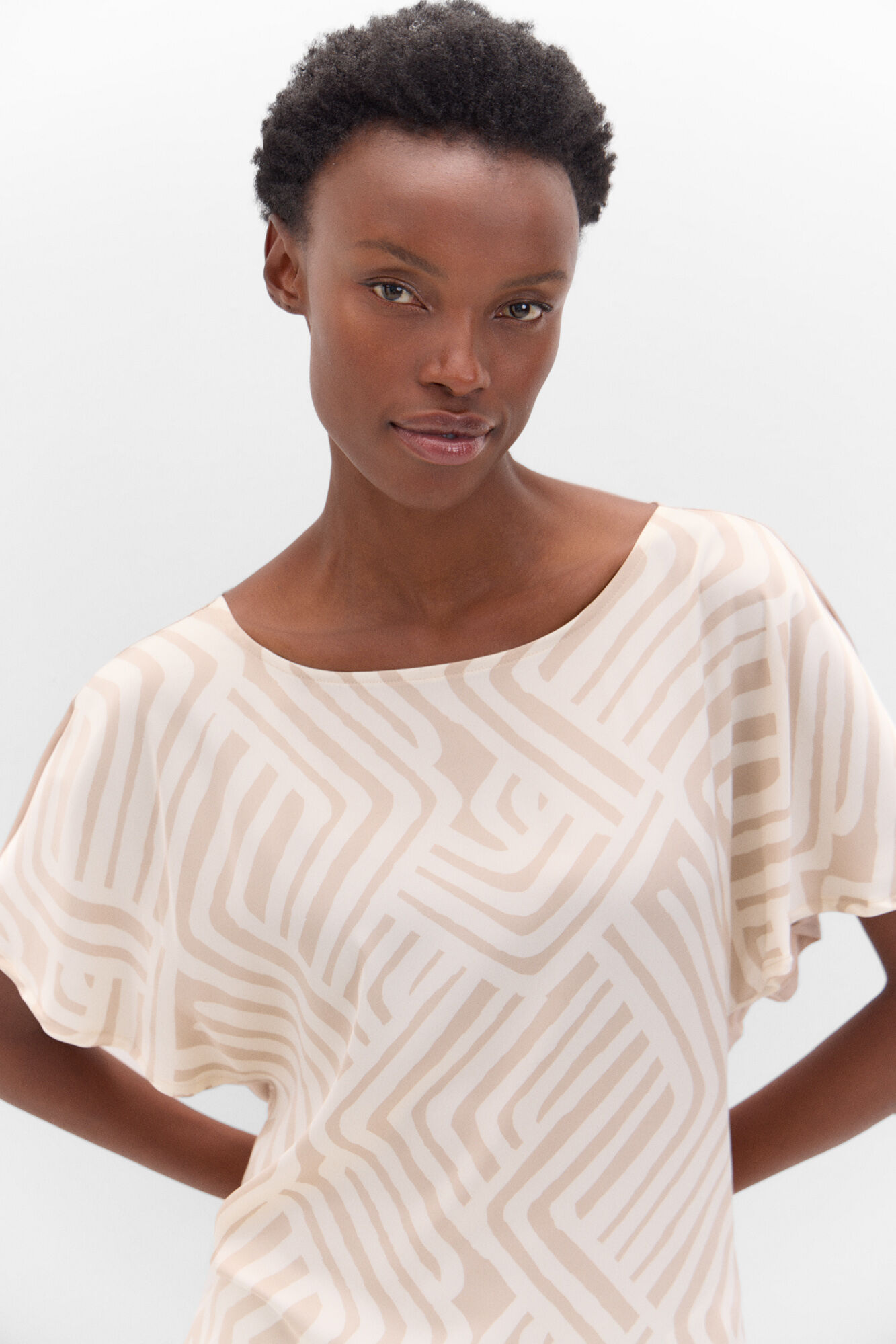 Cortefiel Camiseta satinada estampada