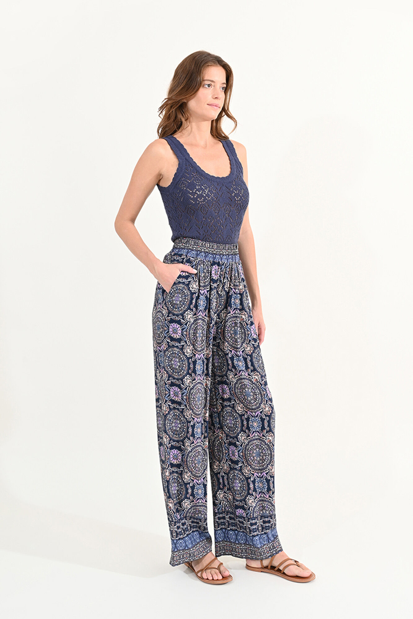 Pantalon de mujer largo con estampado Pantalones de mujer Cortefiel