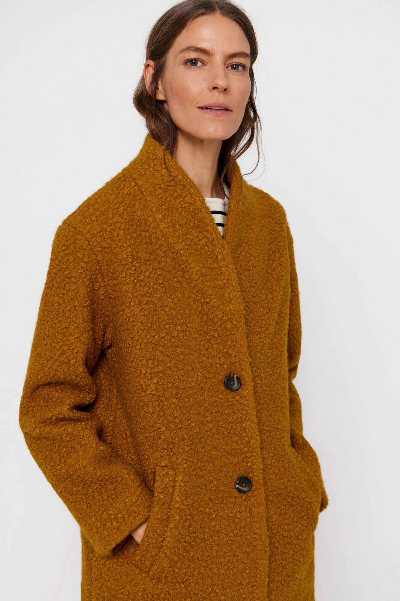 Abrigo boucle suave Abrigos y parkas de mujer Cortefiel