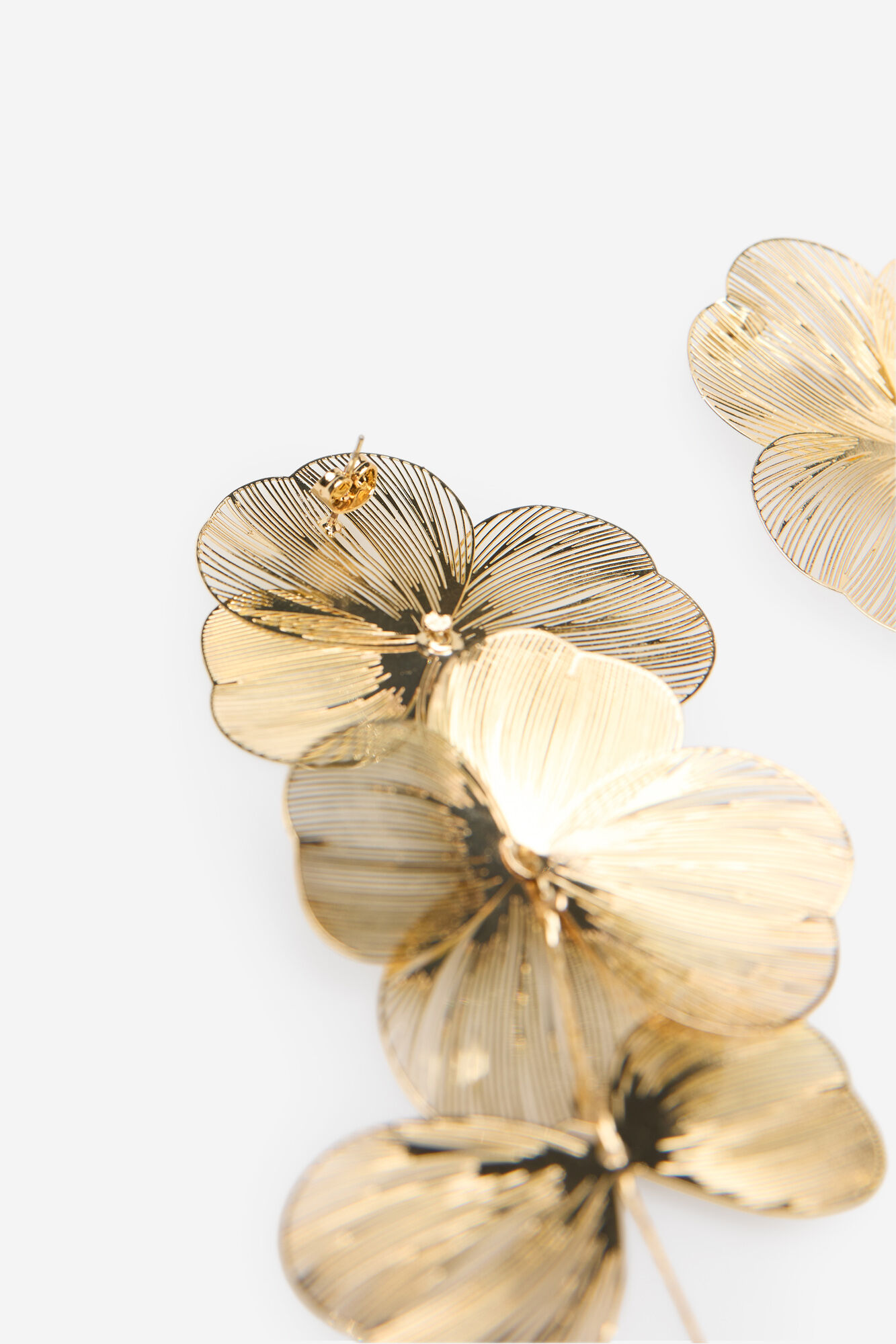 Cortefiel Long flower earrings